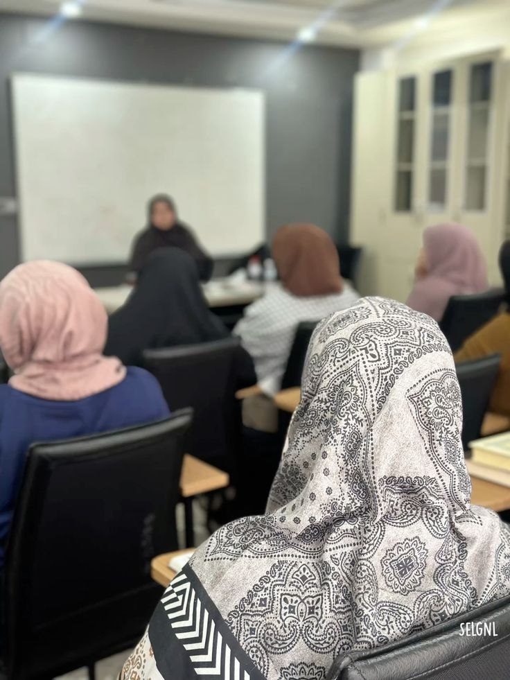 Students in class at Darur Rayhanah